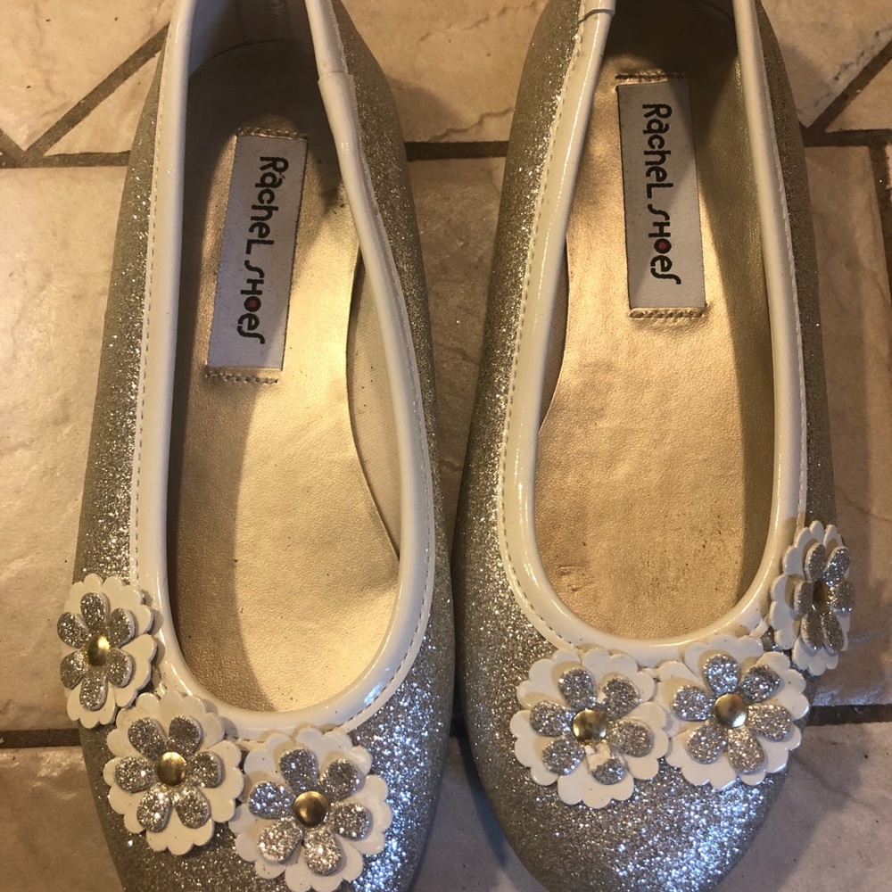 Girls dress shoe